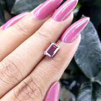 2.09 Ct. Purplish Pink Sapphire from Ceylon (Sri Lanka) Life Style