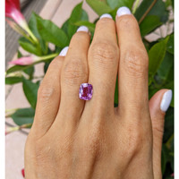 2.65 Ct. Purplish Pink Sapphire from Ceylon (Sri Lanka) Life Style