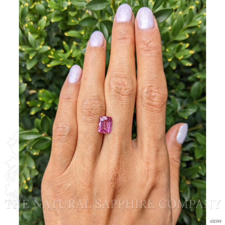 3.05 Ct. Purplish Pink Sapphire from Ceylon (Sri Lanka)
