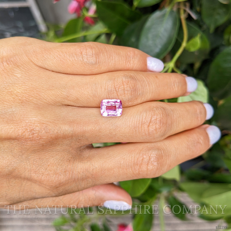 3.05 Ct. Purplish Pink Sapphire from Ceylon (Sri Lanka)