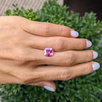 3.67 Ct. Pink Sapphire from Ceylon (Sri Lanka) Life Style