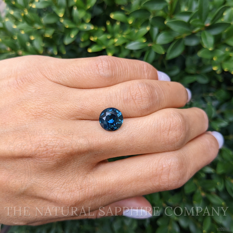 4.15 Ct. Bluish Green Sapphire from Ceylon (Sri Lanka)