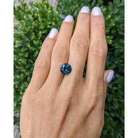 4.15 Ct. Bluish Green Sapphire from Ceylon (Sri Lanka) Life Style