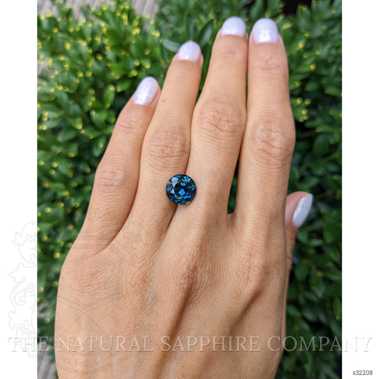 4.15 Ct. Bluish Green Sapphire from Ceylon (Sri Lanka)