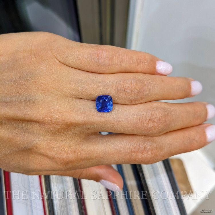 3.05 Ct. Blue Sapphire from Ceylon (Sri Lanka)
