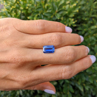 3.04 Ct. Blue Sapphire from Ceylon (Sri Lanka) Life Style