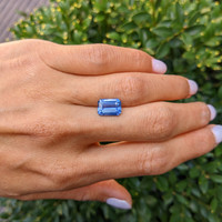 4.00 Ct. Blue Sapphire from Ceylon (Sri Lanka) Life Style