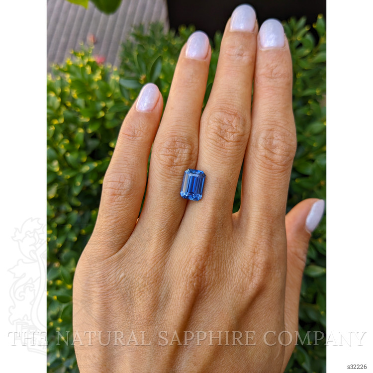 4.00 Ct. Blue Sapphire from Ceylon (Sri Lanka)
