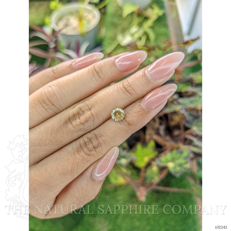 0.97 Ct. Yellow Sapphire from Ceylon (Sri Lanka)
