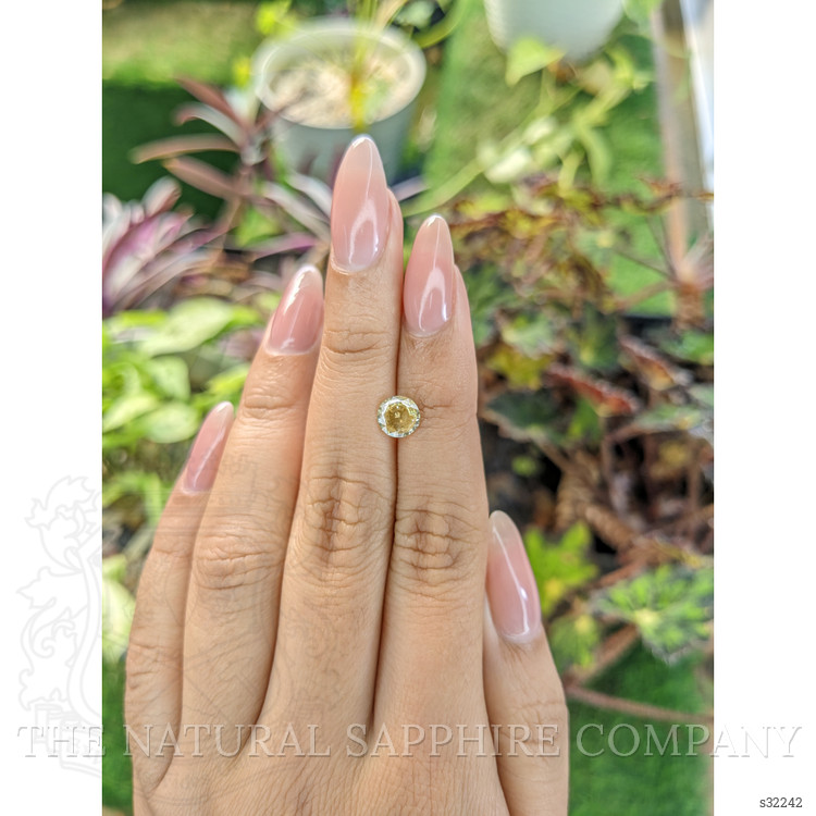 0.97 Ct. Yellow Sapphire from Ceylon (Sri Lanka)