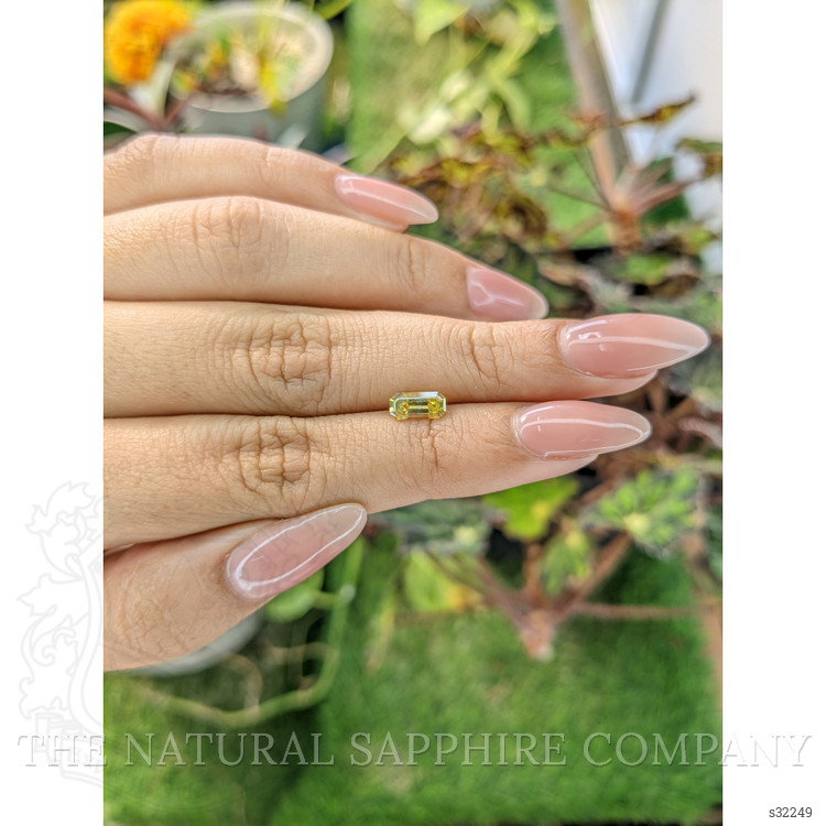 0.85 Ct. Greenish Yellow Sapphire from Ceylon (Sri Lanka)