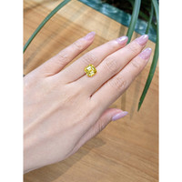 5.06 Ct. Yellow Sapphire from Ceylon (Sri Lanka) Life Style