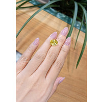 8.08 Ct. Yellow Sapphire from Ceylon (Sri Lanka) Life Style