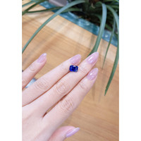 3.00 Ct. Blue Sapphire from Ceylon (Sri Lanka) Life Style