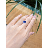 3.00 Ct. Blue Sapphire from Ceylon (Sri Lanka) Life Style
