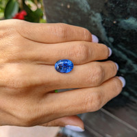 5.49 Ct. Blue Sapphire from Ceylon (Sri Lanka) Life Style