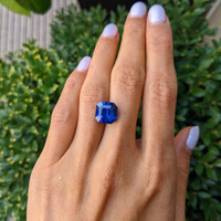8.30 Ct. Blue Sapphire from Ceylon (Sri Lanka) Life Style