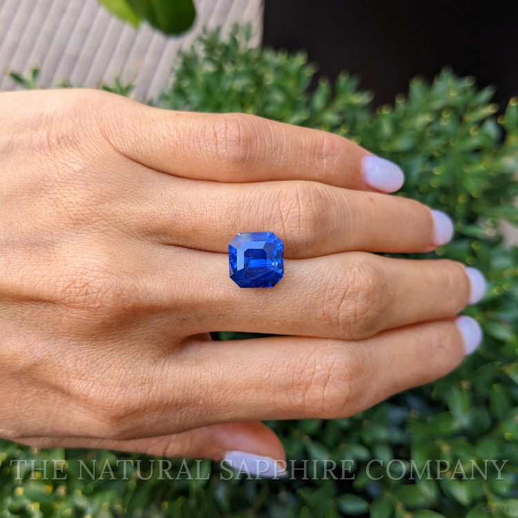 8.30 Ct. Blue Sapphire from Ceylon (Sri Lanka)