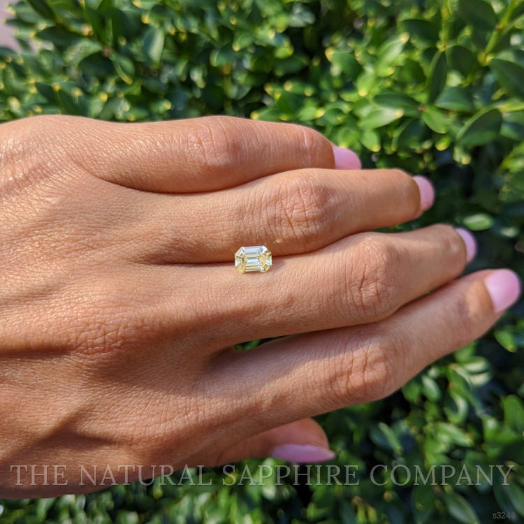 1.01 Ct. Yellow Sapphire from Ceylon (Sri Lanka)