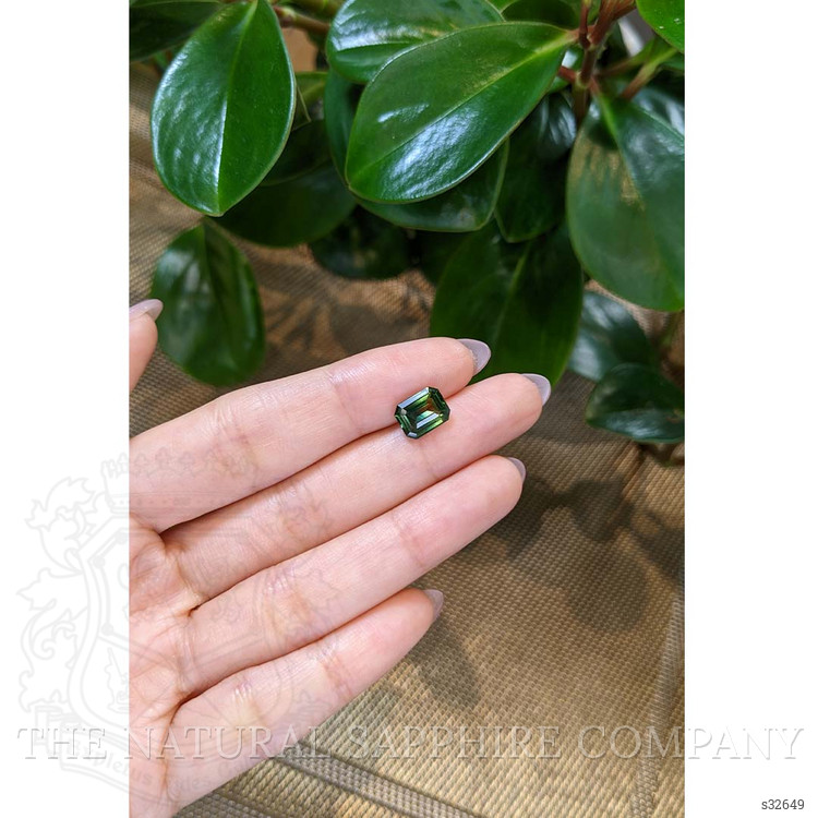 3.05 Ct. Bi Color Sapphire from Ceylon (Sri Lanka)