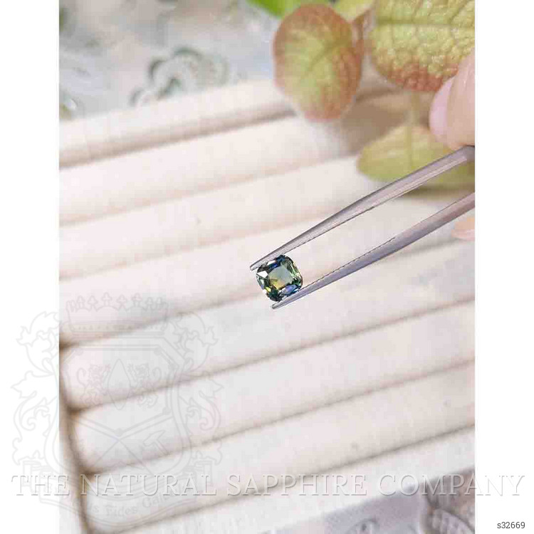 1.03 Ct. Bluish Green Sapphire from Ceylon (Sri Lanka)