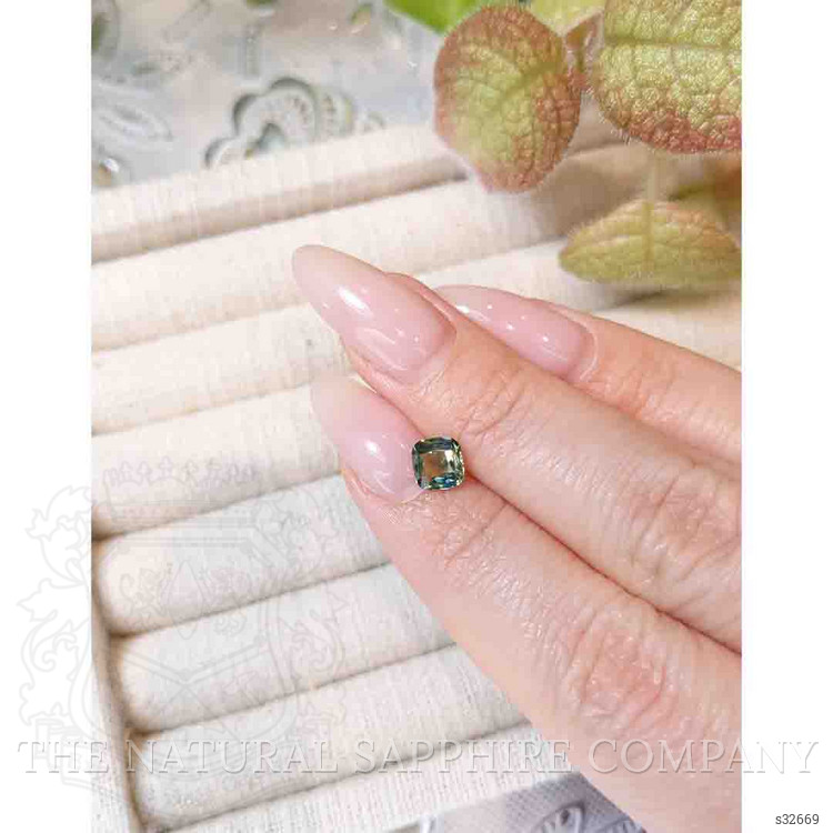 1.03 Ct. Bluish Green Sapphire from Ceylon (Sri Lanka)