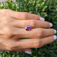 4.06 Ct. Purplish Pink Sapphire from Ceylon (Sri Lanka) Life Style