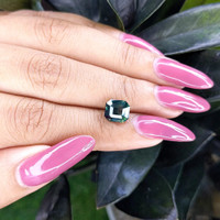 3.10 Ct. Bi Color Sapphire from Madagascar Life Style