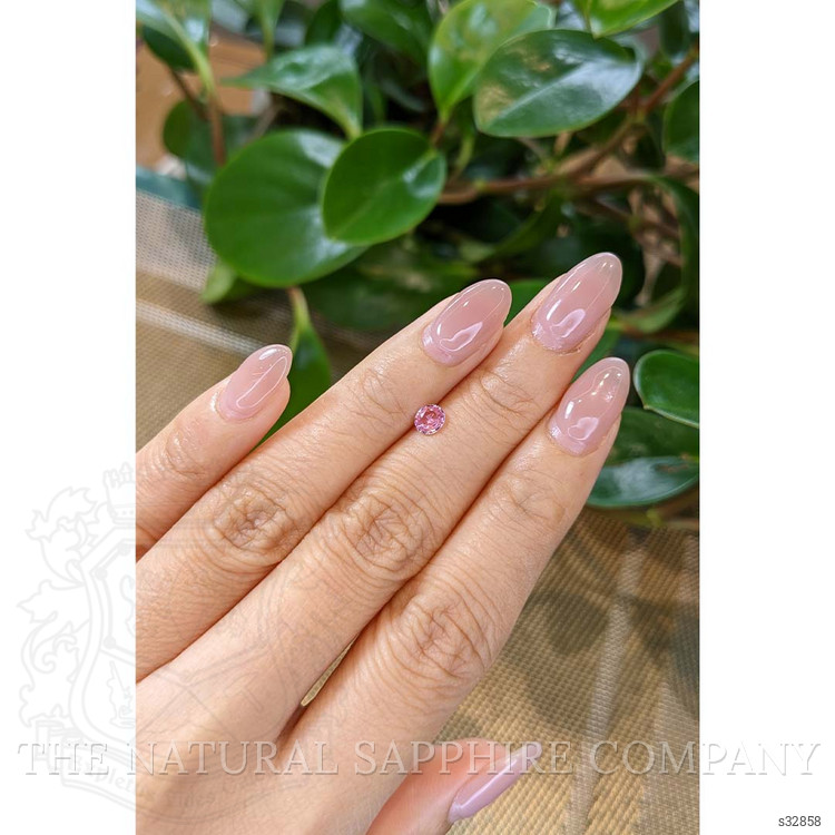 0.40 Ct. Pink Sapphire from Ceylon (Sri Lanka)