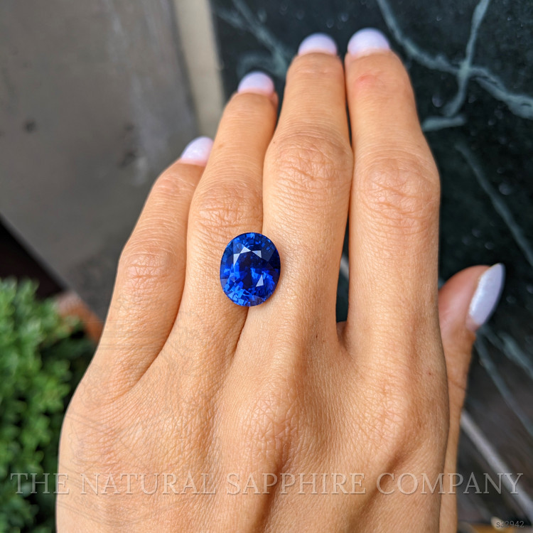 10.01 Ct. Blue Sapphire from Ceylon (Sri Lanka)