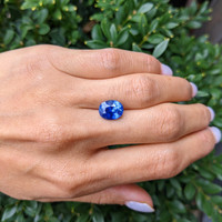 5.37 Ct. Blue Sapphire from Ceylon (Sri Lanka) Life Style