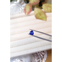 1.34 Ct. Blue Sapphire from Ceylon (Sri Lanka) Life Style