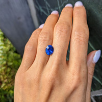 3.11 Ct. Blue Sapphire from Ceylon (Sri Lanka) Life Style