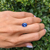 3.19 Ct. Blue Sapphire from Ceylon (Sri Lanka) Life Style