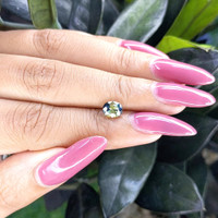 1.18 Ct. Bi Color Sapphire from Madagascar Life Style