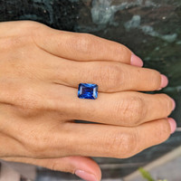 2.97 Ct. Blue Sapphire from Ceylon (Sri Lanka) Life Style