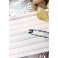 1.25 Ct. Bluish Green Sapphire from Ceylon (Sri Lanka) Life Style