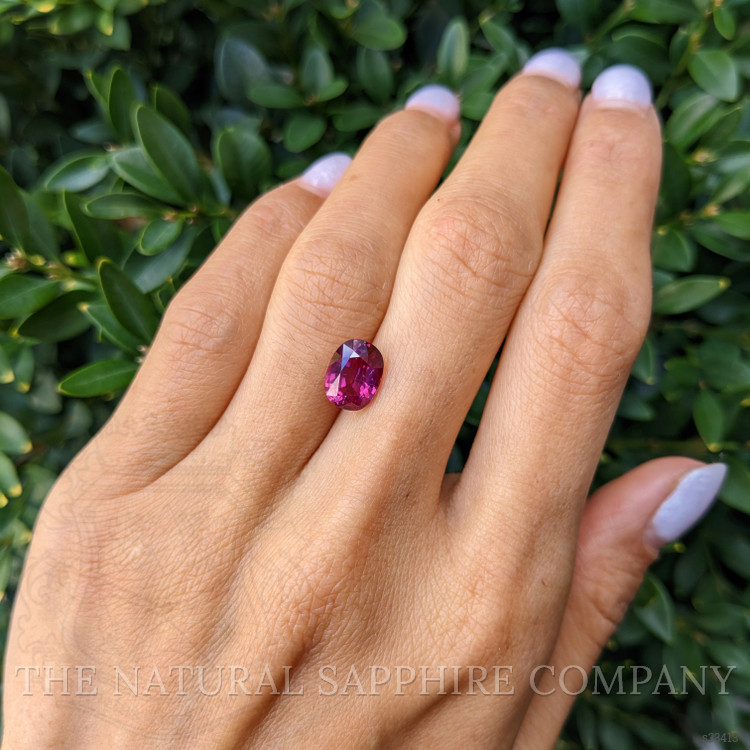3.27 Ct. Purplish Pink Sapphire from Ceylon (Sri Lanka)