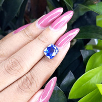 3.55 Ct. Blue Sapphire from Ceylon (Sri Lanka) Life Style