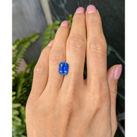 4.31 Ct. Blue Sapphire from Ceylon (Sri Lanka) Life Style