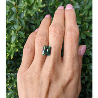 5.21 Ct. Bi Color Sapphire from Madagascar Life Style