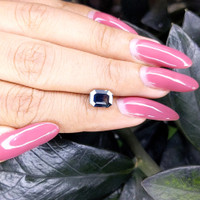 1.90 Ct. Bi Color Sapphire from Madagascar Life Style