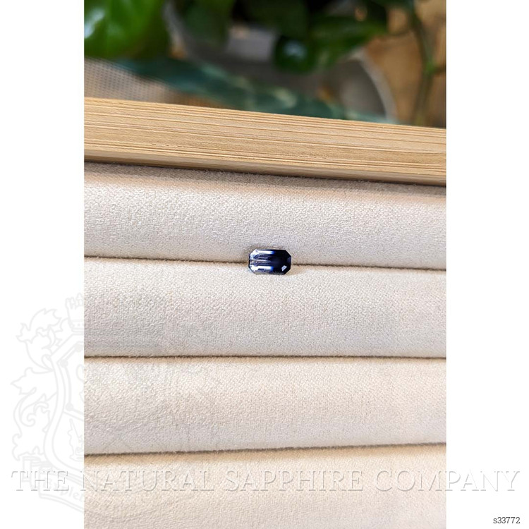 0.96 Ct. Bi Color Sapphire from Ceylon (Sri Lanka)