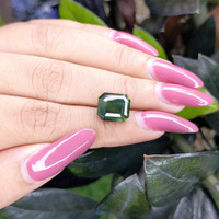 8.16 Ct. Yellowish Green Sapphire from Madagascar Life Style