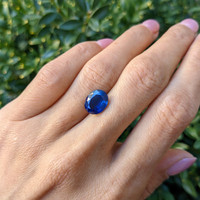 4.23 Ct. Blue Sapphire from Ceylon (Sri Lanka) Life Style