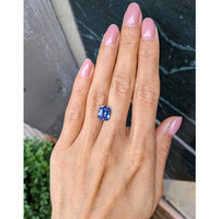 4.00 Ct. Blue Sapphire from Ceylon (Sri Lanka) Life Style