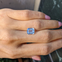 3.99 Ct. Violet Sapphire from Ceylon (Sri Lanka) Life Style