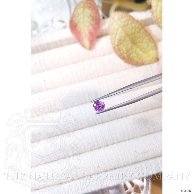 0.81 Ct. Pink Sapphire from Ceylon (Sri Lanka)