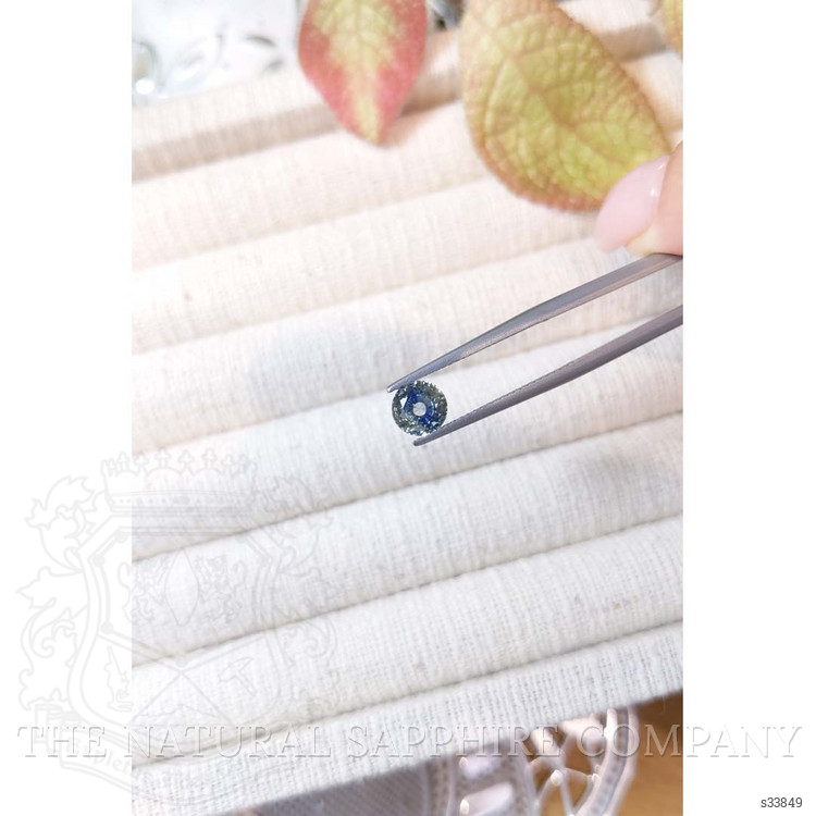 1.28 Ct. Bi Color Sapphire from Ceylon (Sri Lanka)