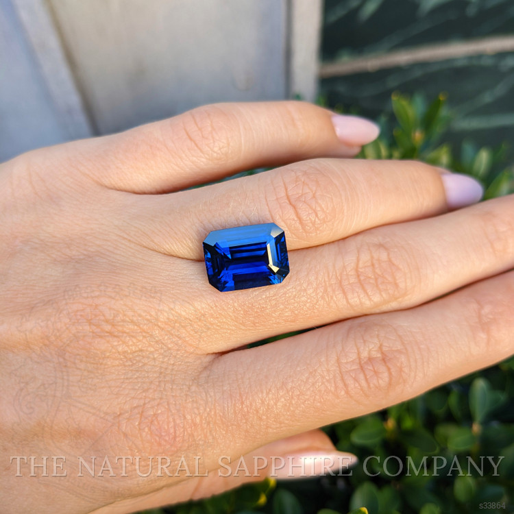 9.47 Ct. Blue Sapphire from Ceylon (Sri Lanka)
